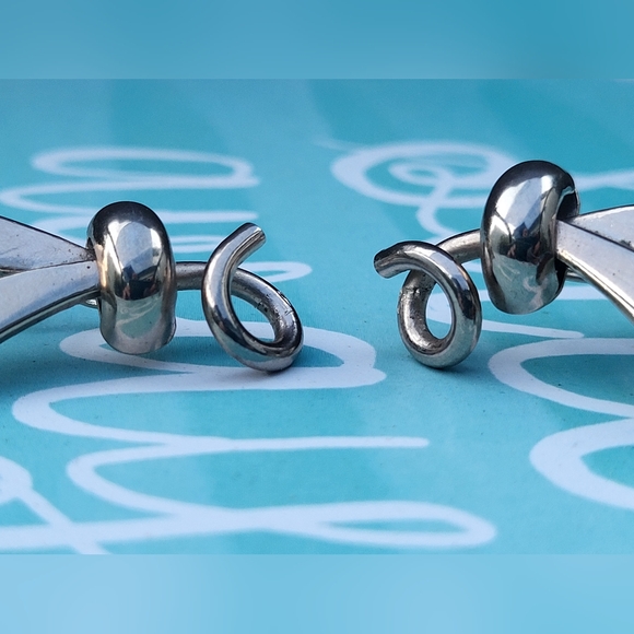 Vintage Goldtone screw on earrings - Picture 4 of 6